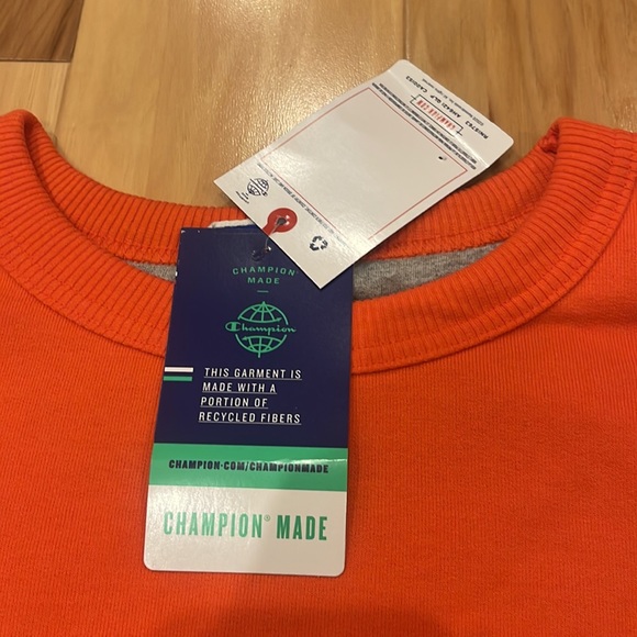 Champion Crewneck - Picture 5 of 8